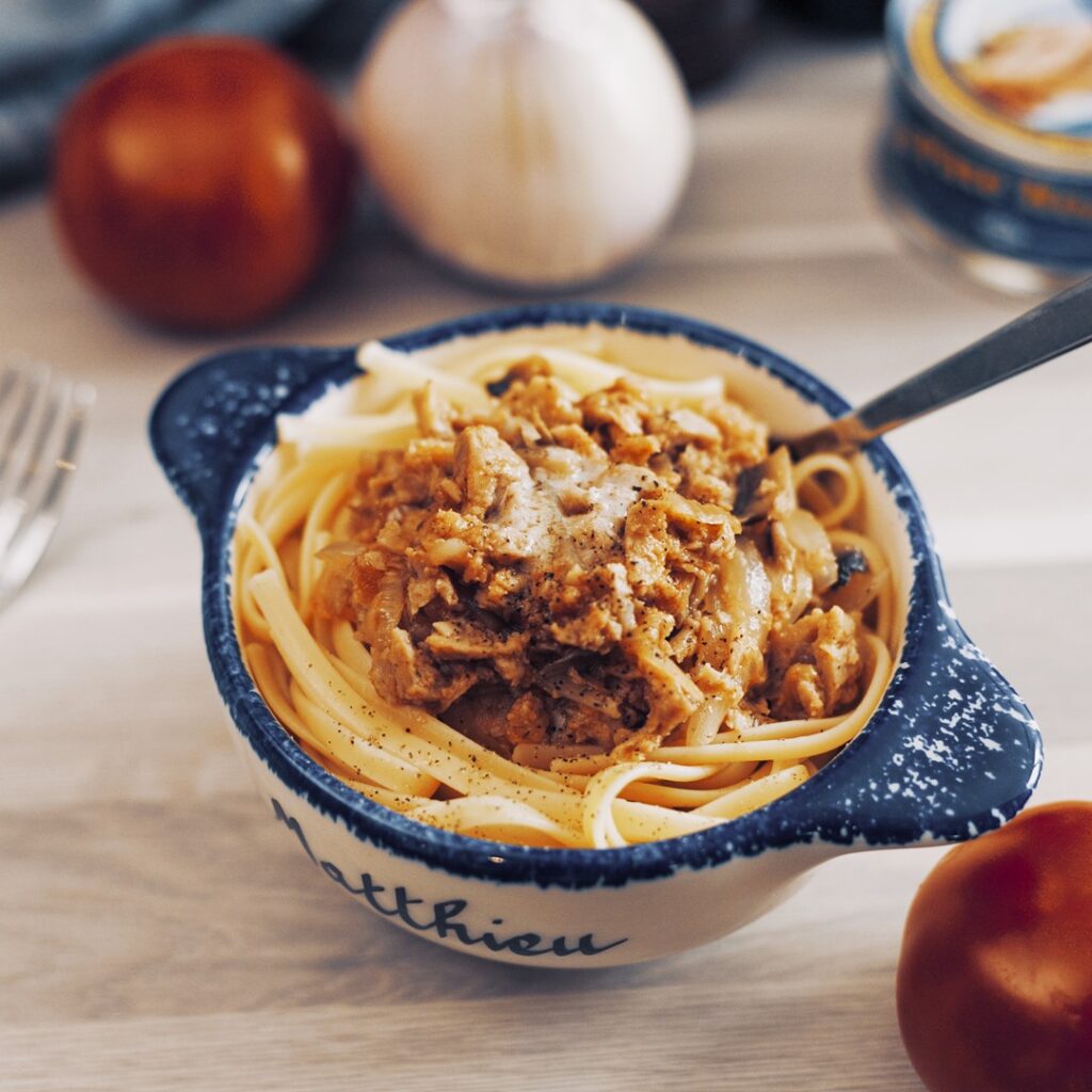 Bolognese spaghetti made with cannd hénaff Pork Pâté